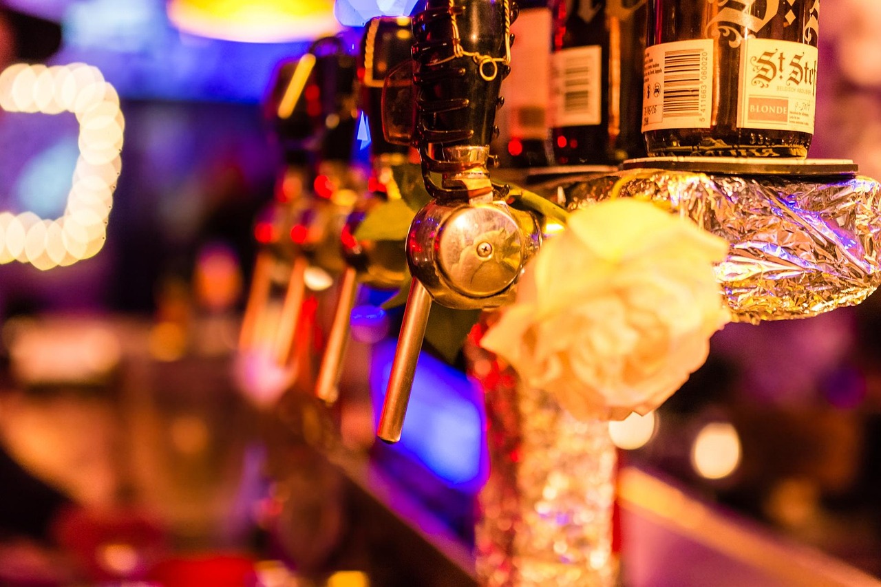 最新酒馆伙伴，现代酒吧文化的独特魅力与新型社交体验探索