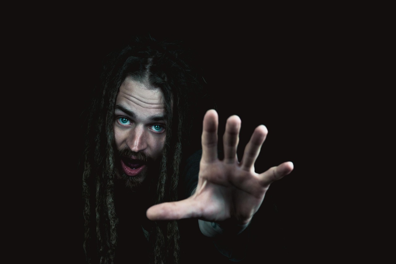 电影逃出生天,挣扎与希望的生死救援之旅