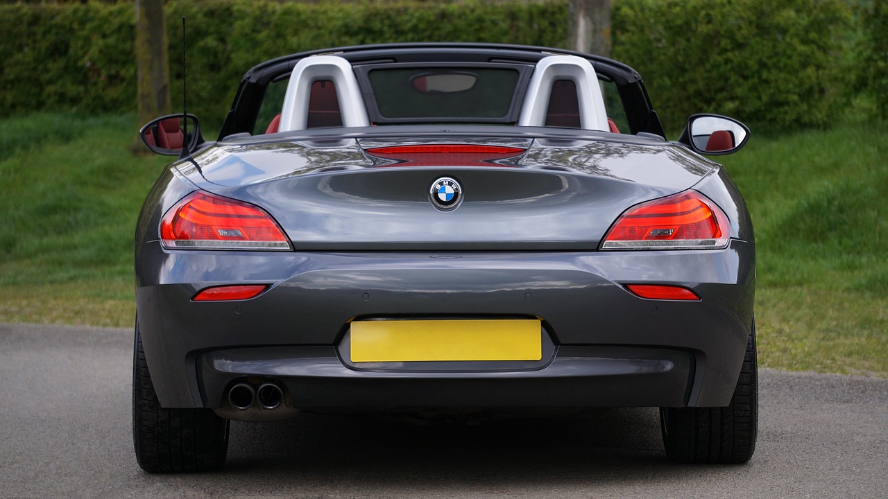 最新款进口豪车，速度与豪华的新纪元