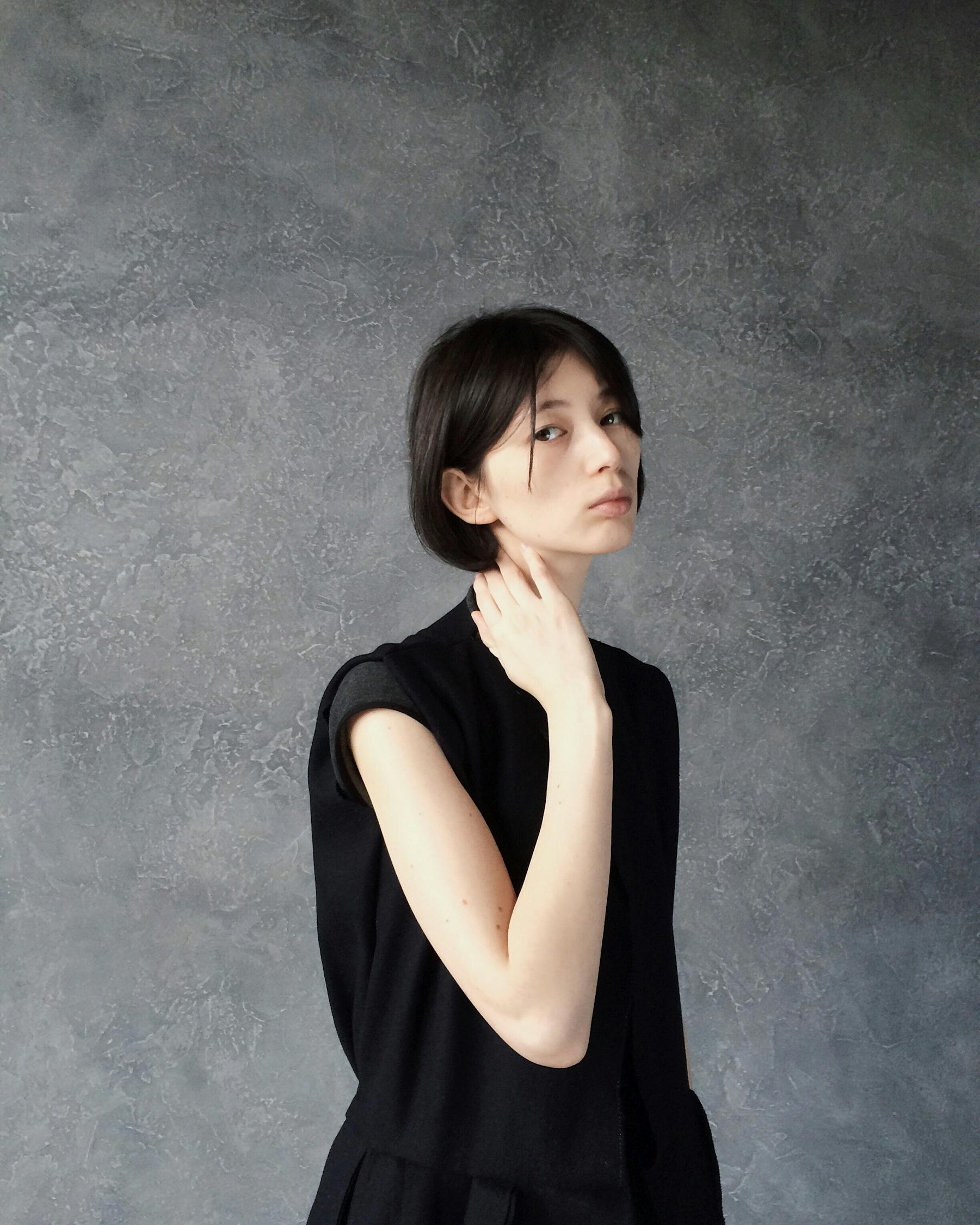 周冬雨最新图片,展现独特魅力的瞬间风采