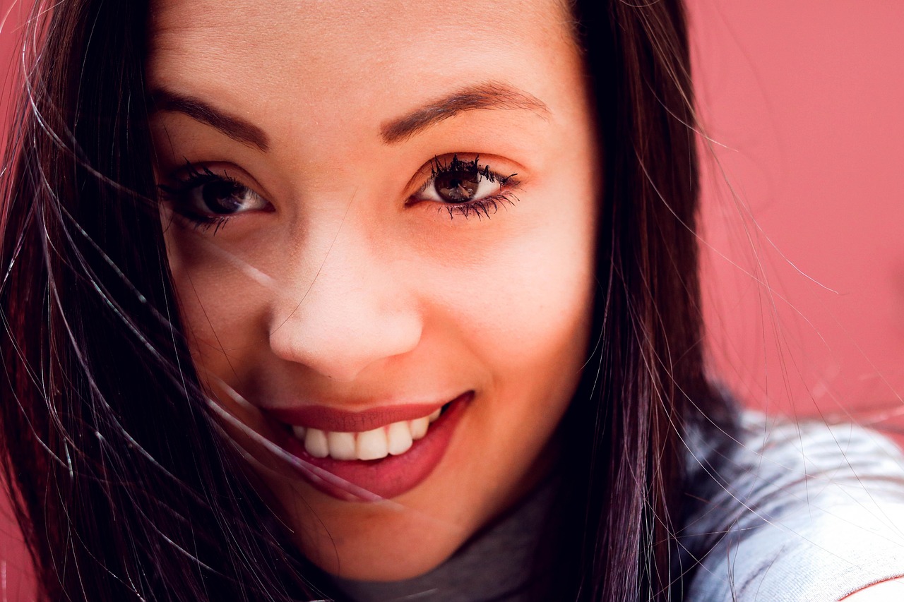 短发女演员的魅力,时尚与演技的双重展现