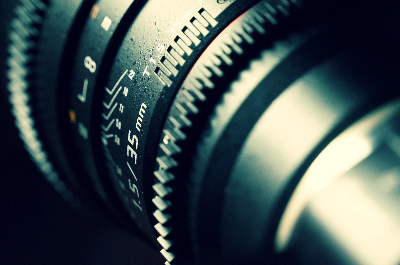 电影票房背后的因素与趋势深度探究