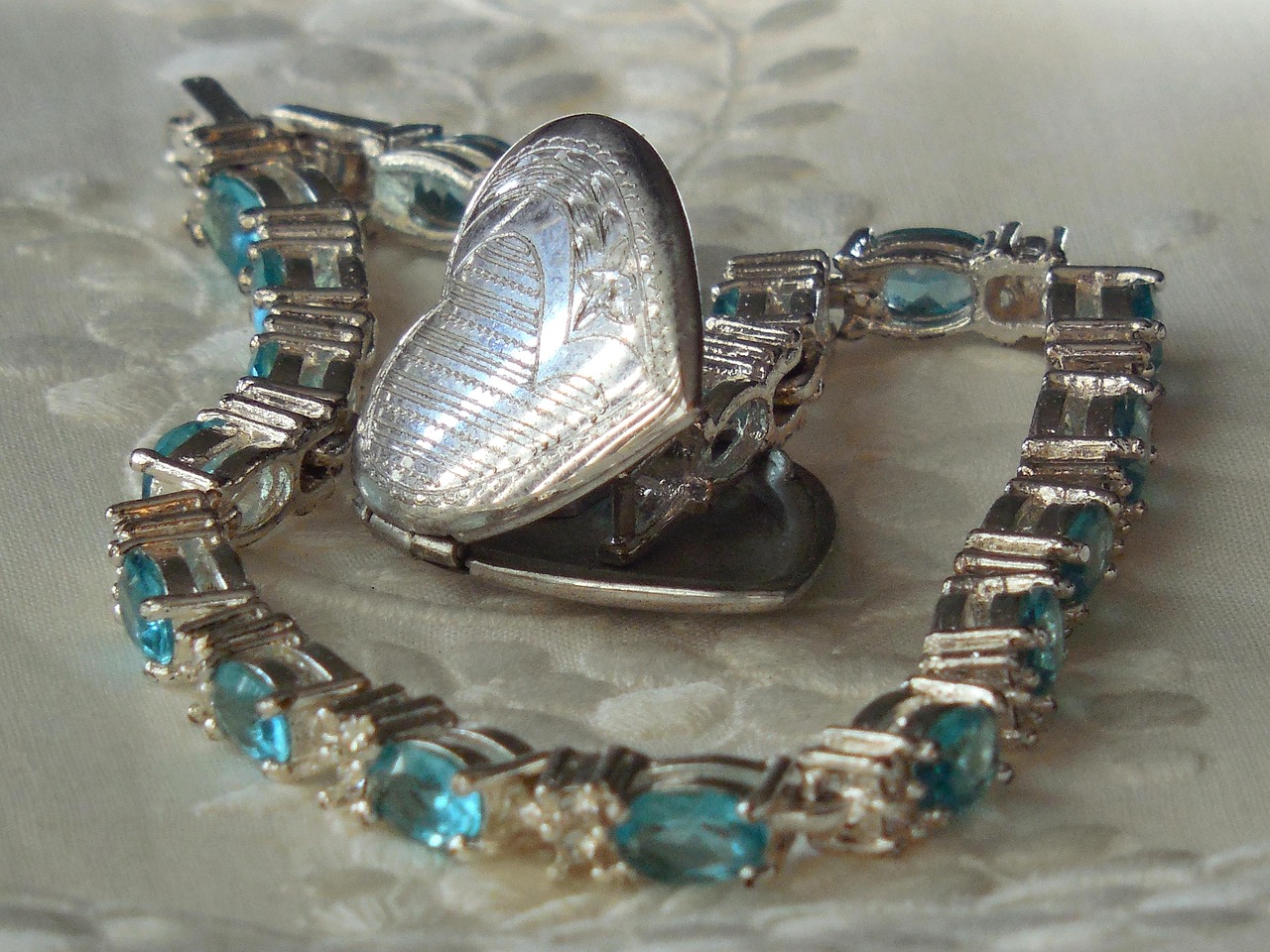 动漫鱼头像,魅力独特之处揭秘