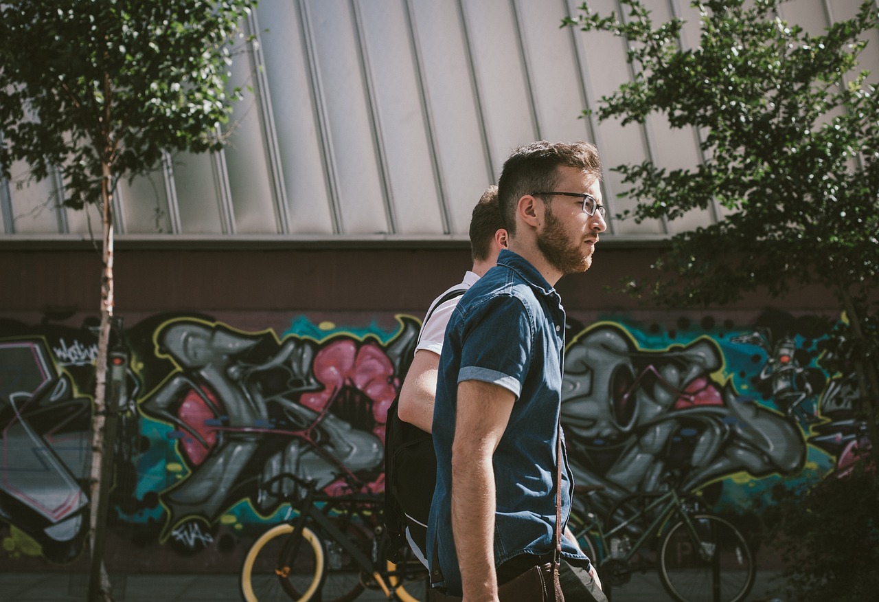 电影叛逆,挑战传统,探索自我之路