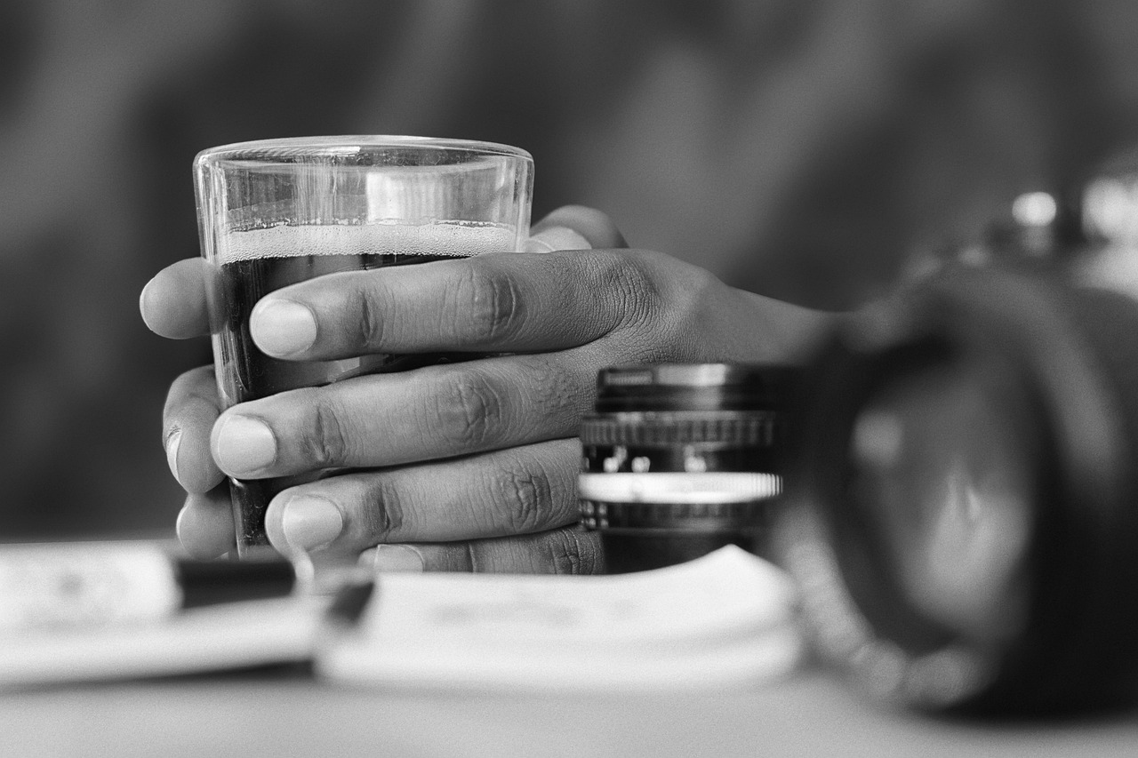 酒鬼酒上市历程详解，时间节点与背后故事揭秘