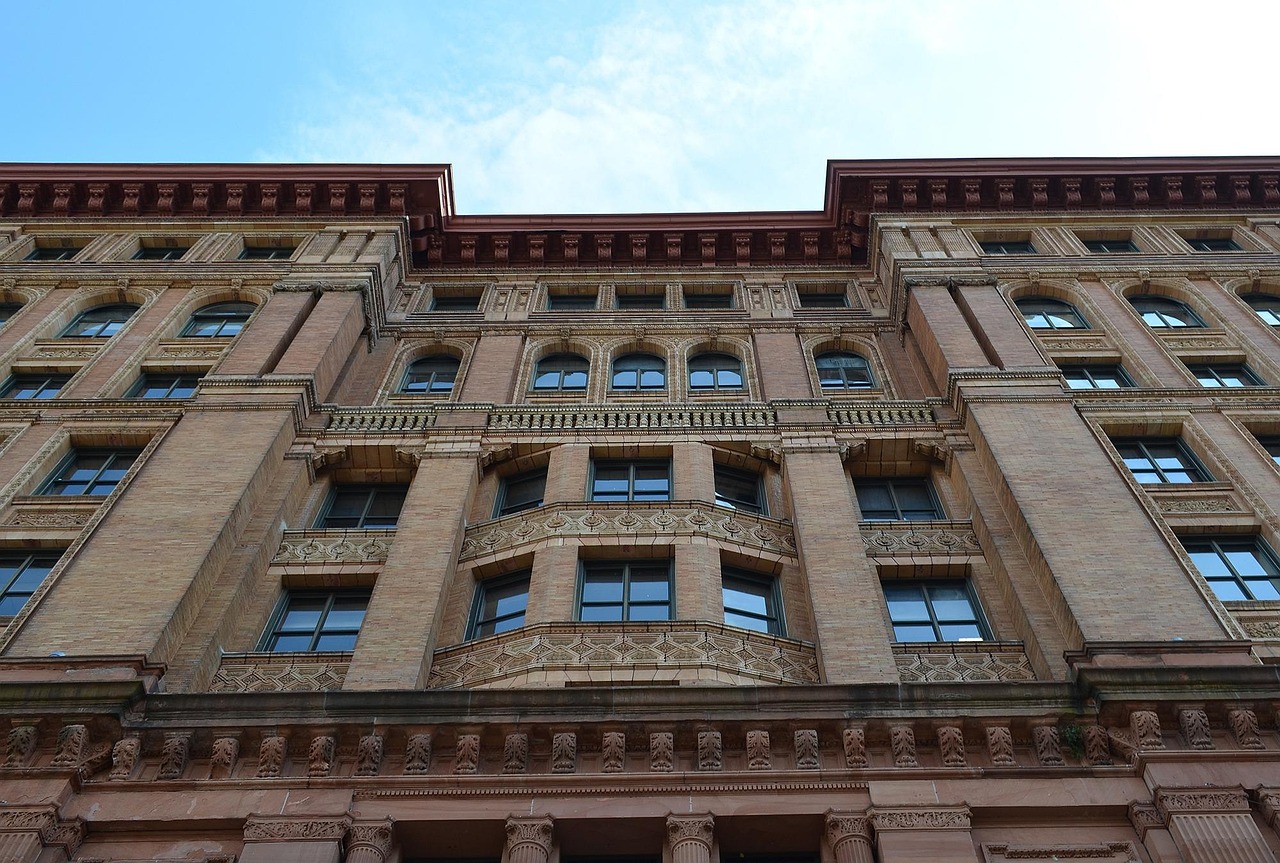 绿城上市之路,历程、影响及未来展望