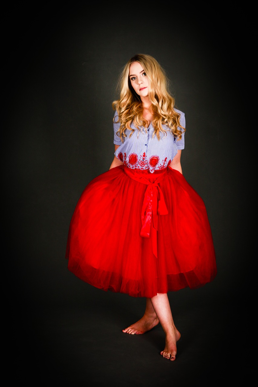 来女士新动态,展现时代魅力与多元风采