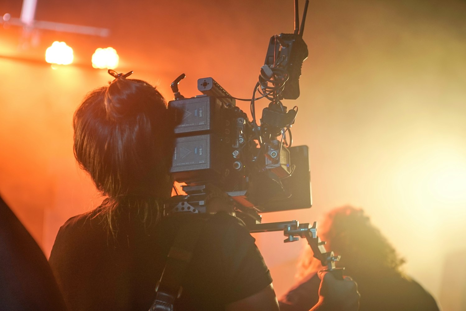 华晨宇音乐之旅全新征程,最新动态揭秘!