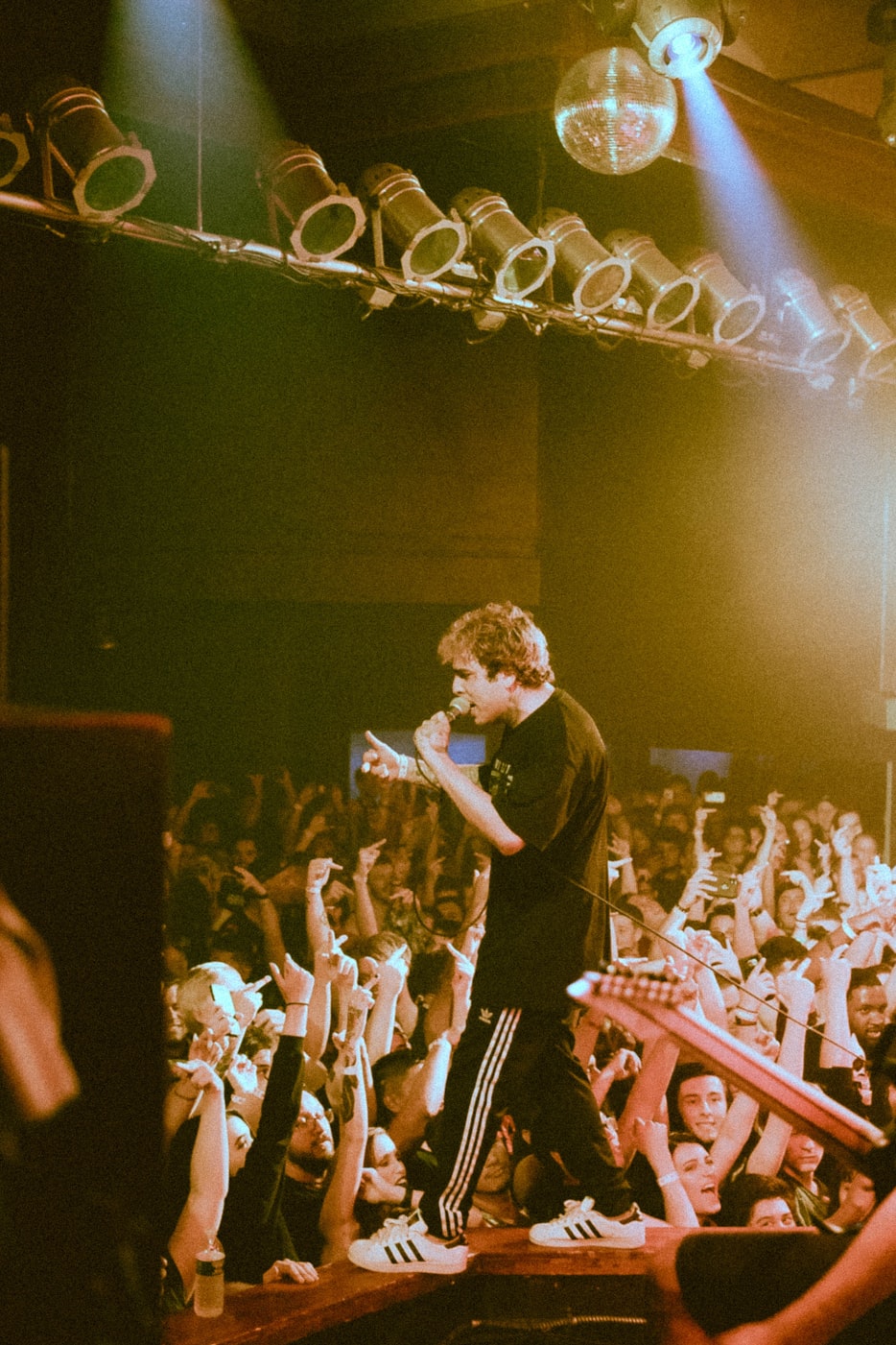 张艺兴电影,梦想与现实之舞——从天降之床探寻真意