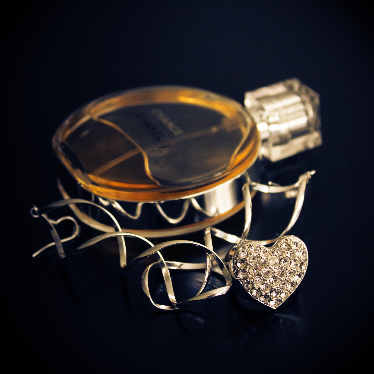 探索时尚科技融合,2017新款手机壳的独特魅力