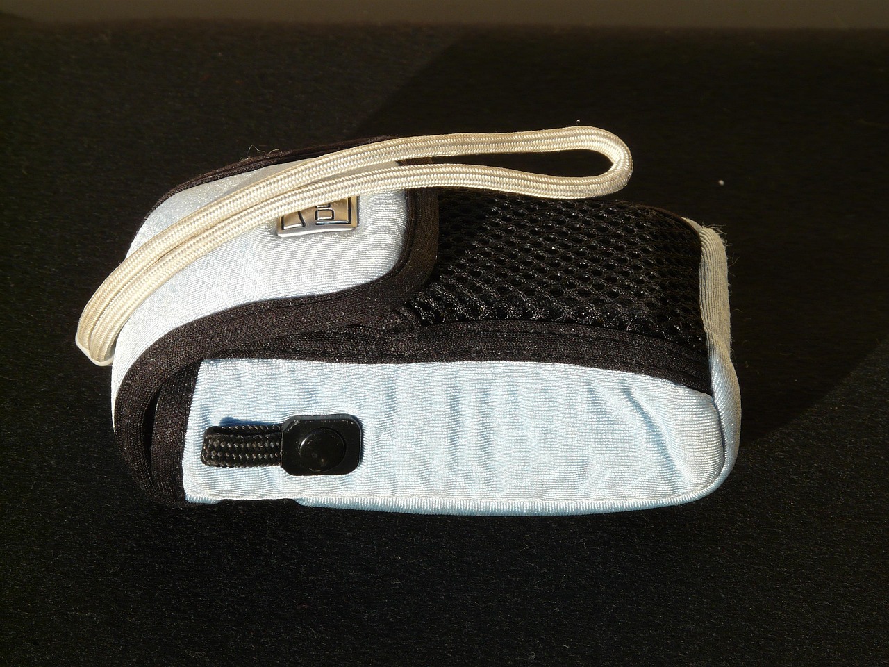 时尚潮流新宠,斜挎小包包的最新款图片大赏