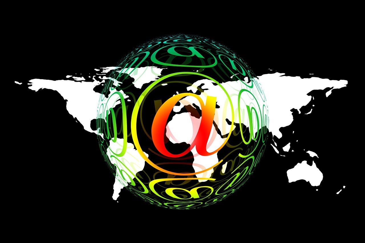 全球安全形势下的挑战与应对，最新大轰炸动态分析