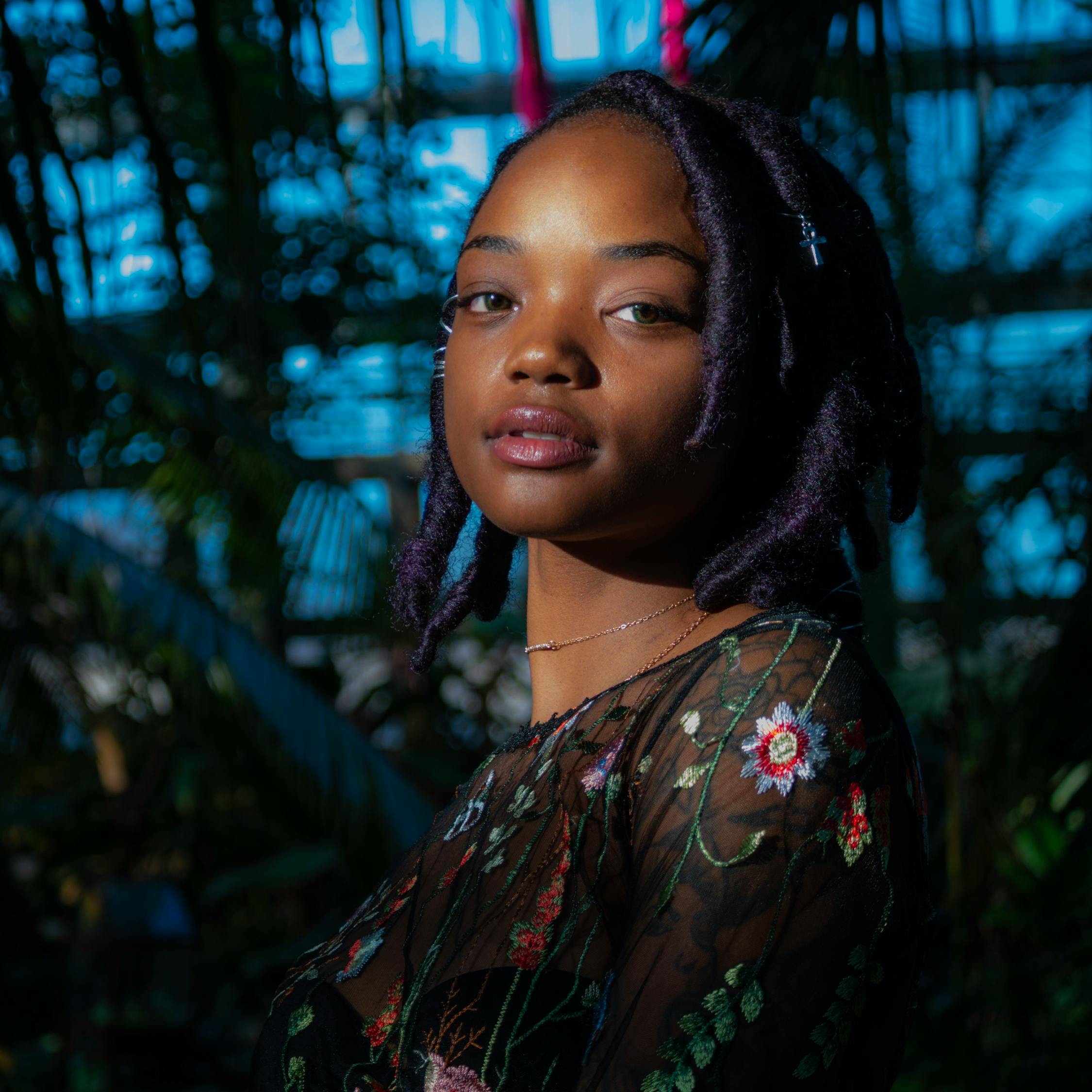 长发演员的魅力与风采展示