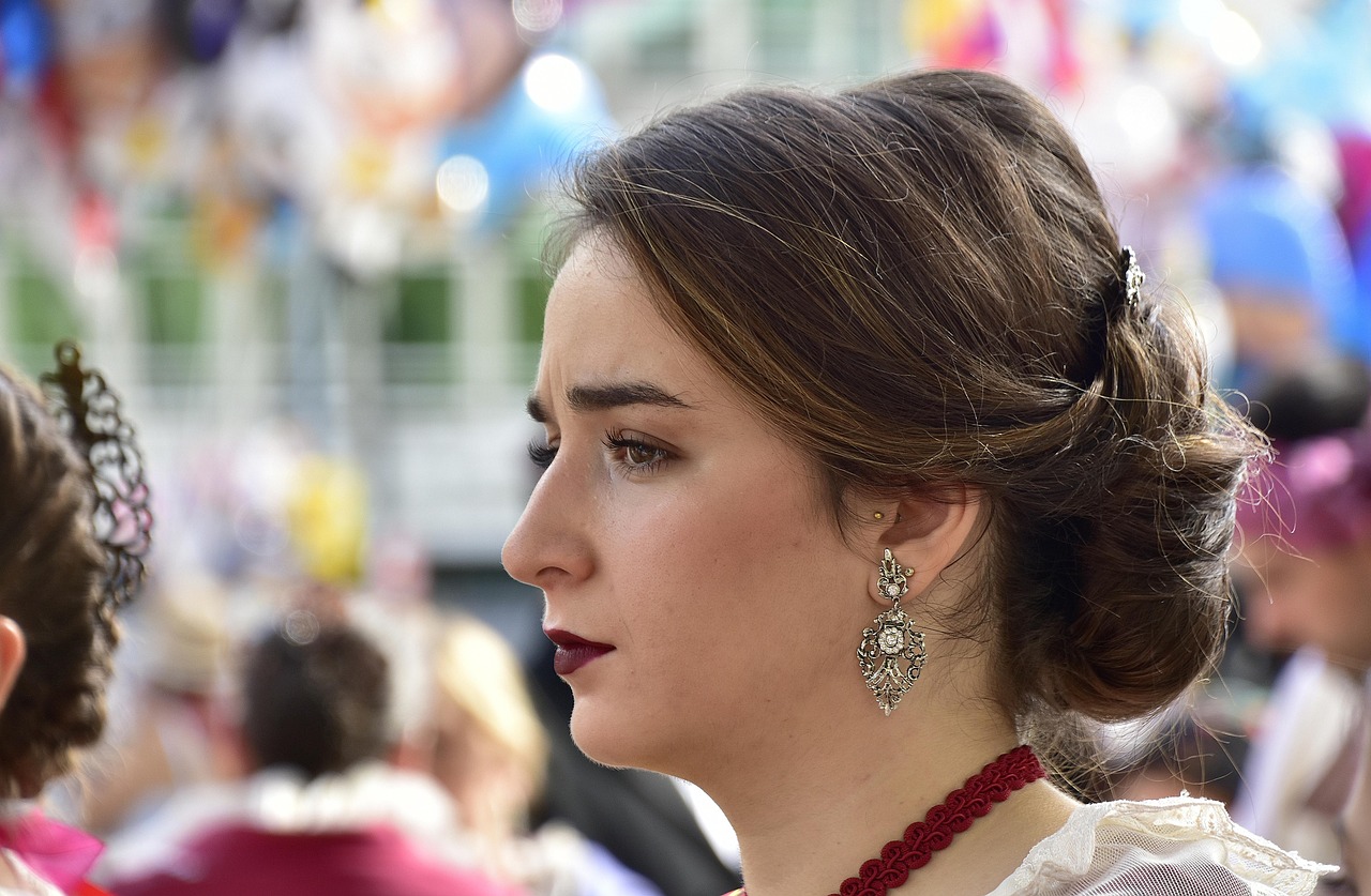 洞郎对峙最新动态揭秘,事件进展与影响分析深度解读