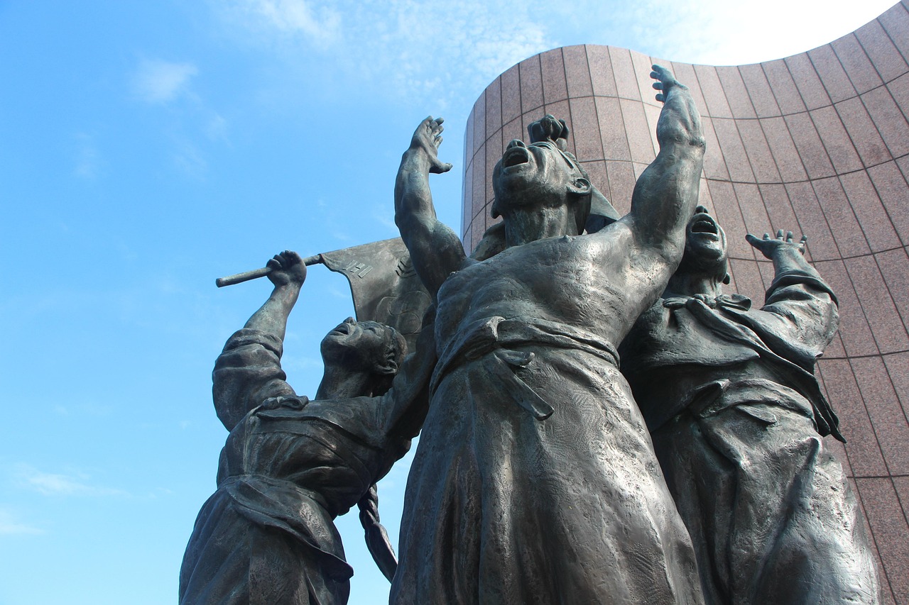 新锐抗战巨作,历史与现实的交融,时代的呐喊与呼唤