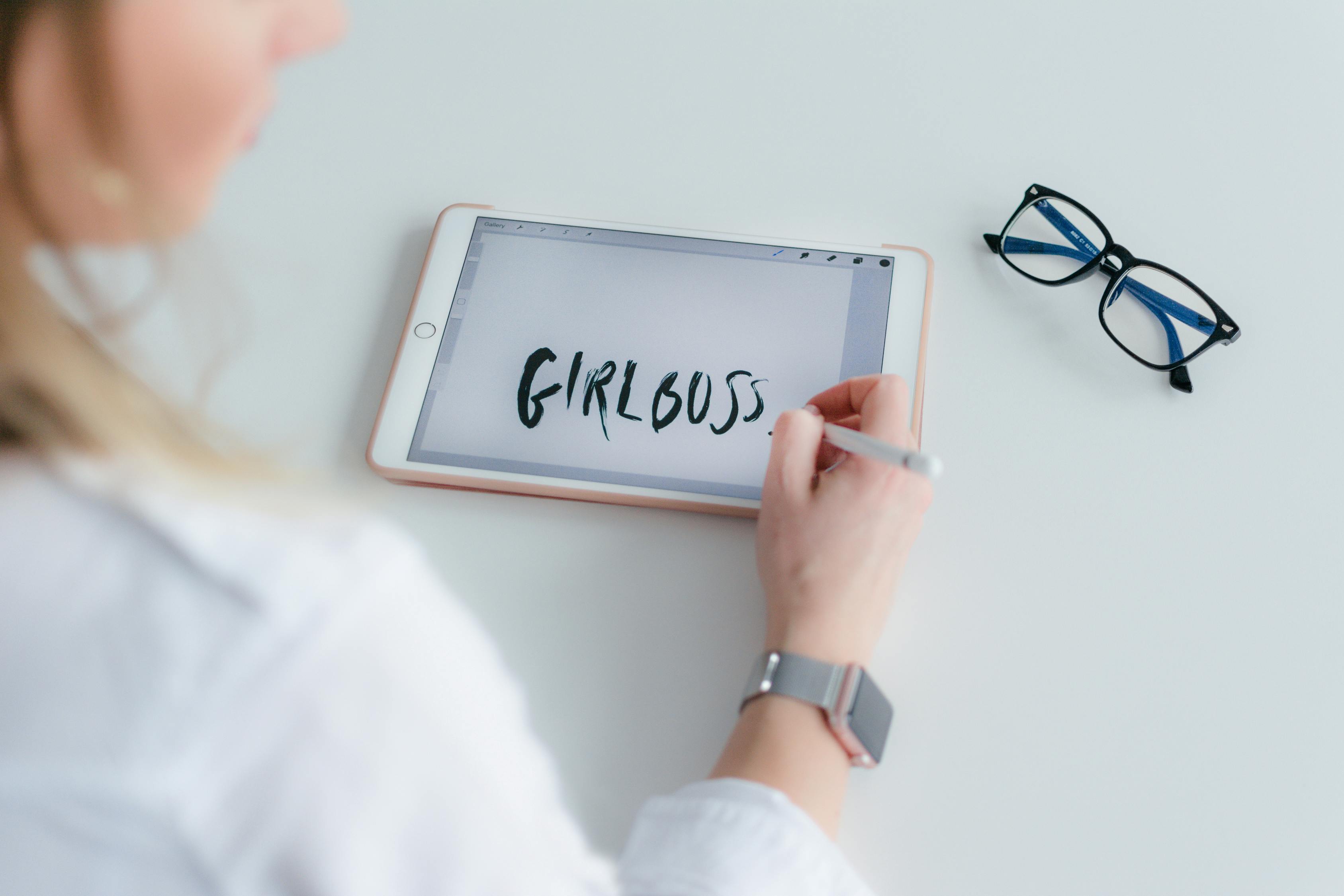 苹果7最新价格128元,性价比之选,体验与功能并重!