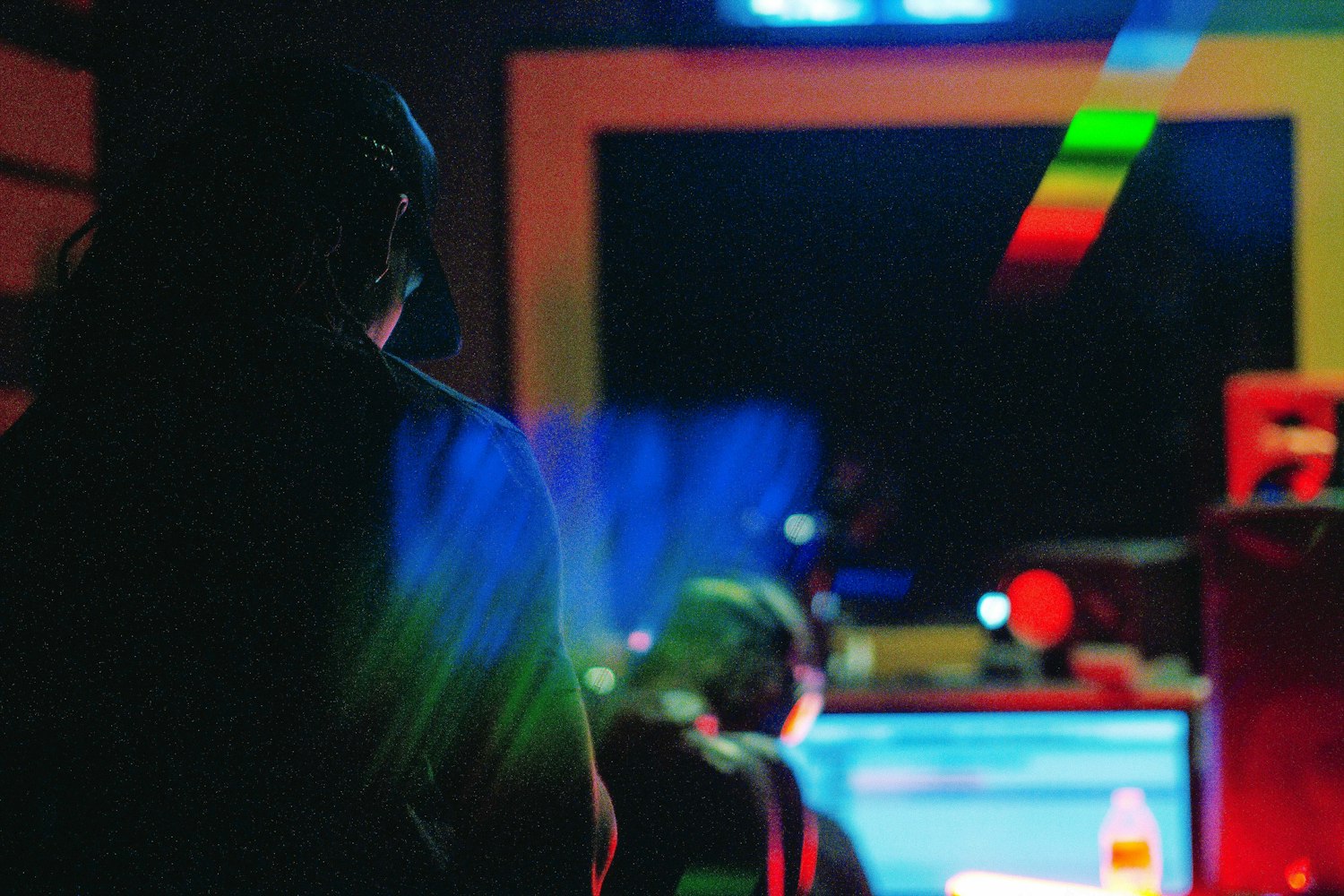 热巴最新活动，璀璨星光，热力四溢之夜