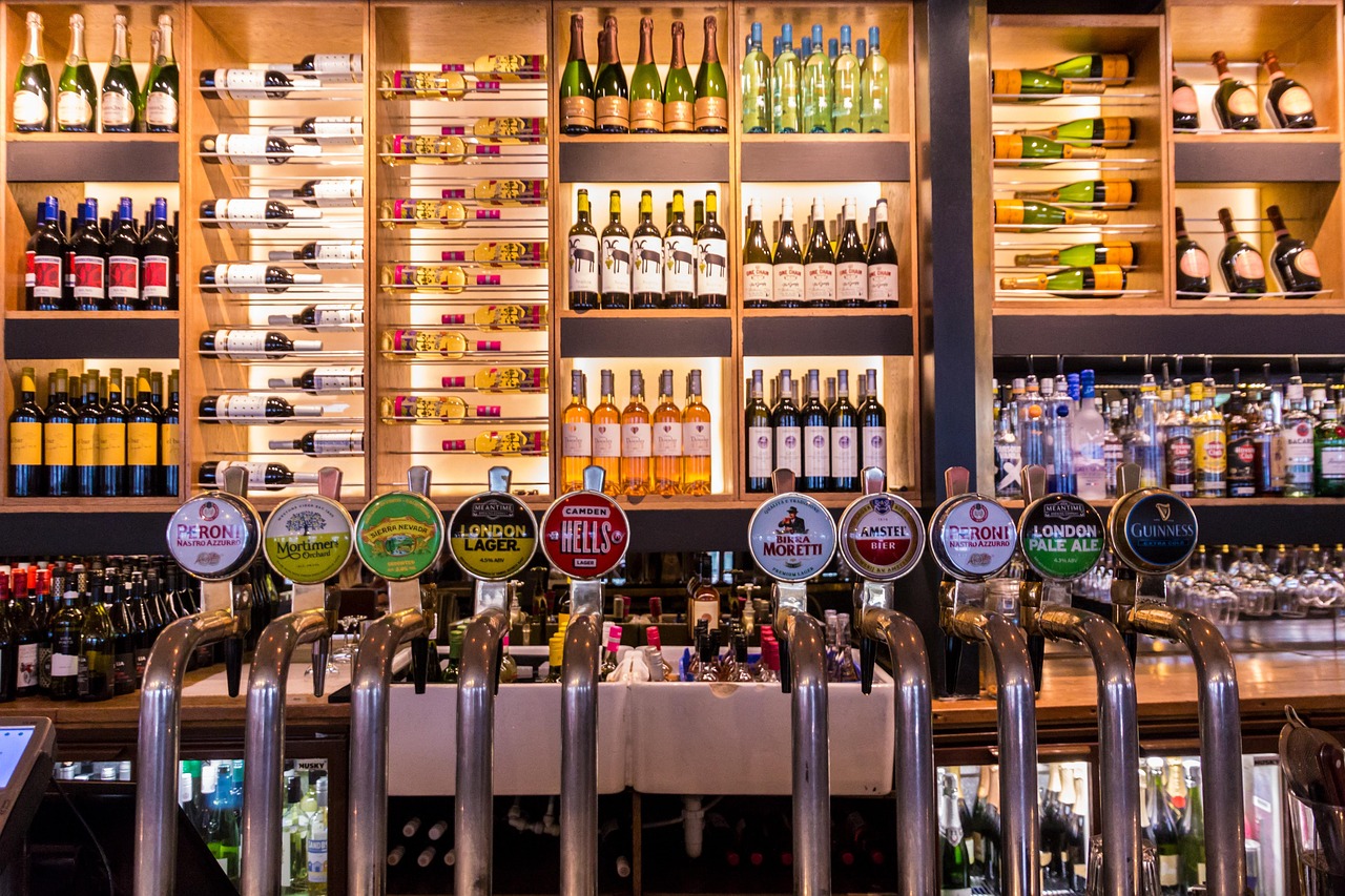 跨界联名共创美食新纪元，餐饮创新合作引领行业变革