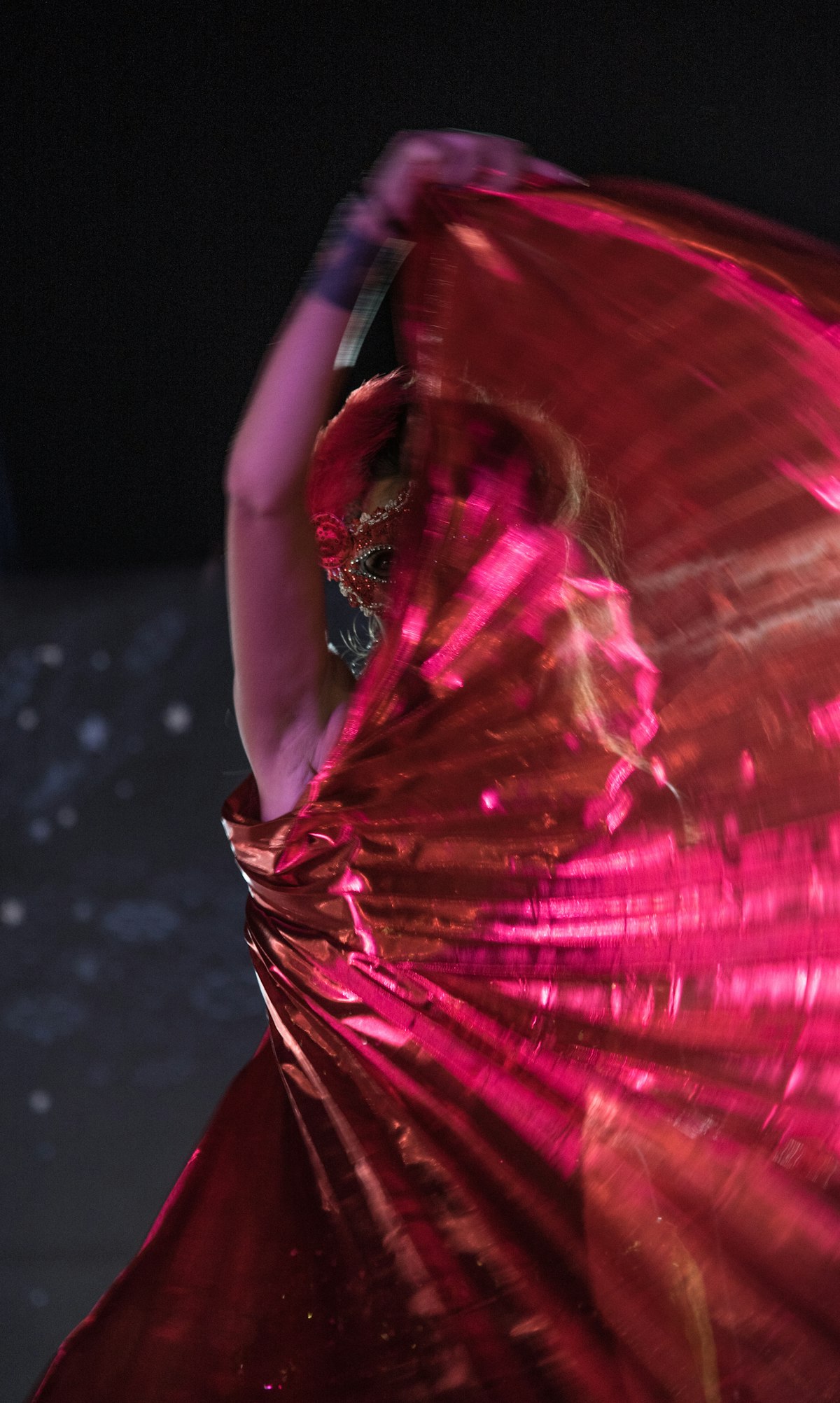 肚兜电影，传统与现代交融之美