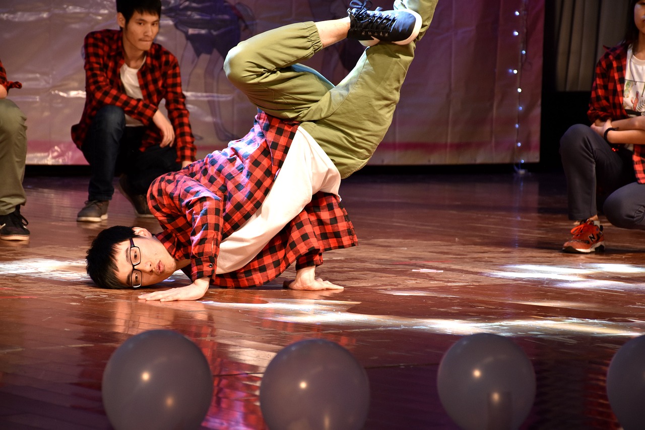 动漫人物校服文化，时尚与个性的完美融合