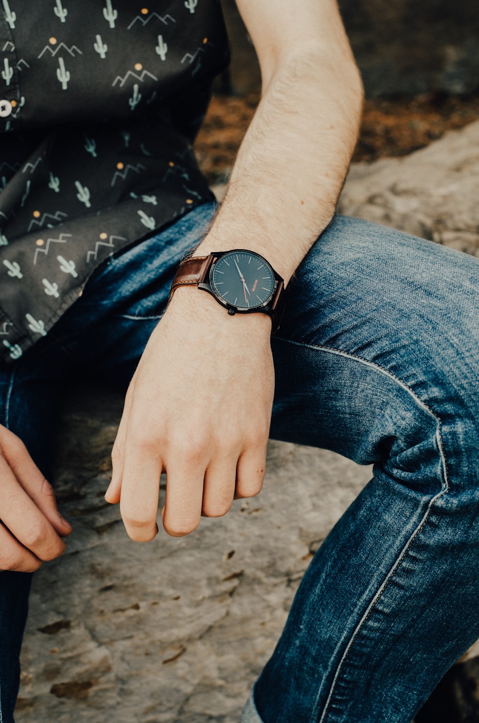 男明星袜子背后的时尚细节魅力，细节展现时尚风采