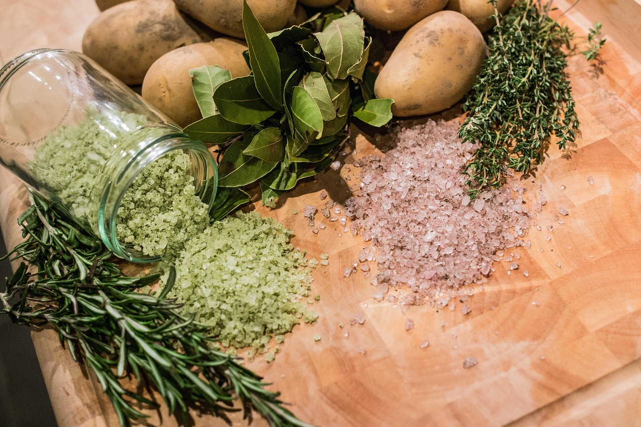 盐价格走势，市场动态、影响因素与未来趋势分析