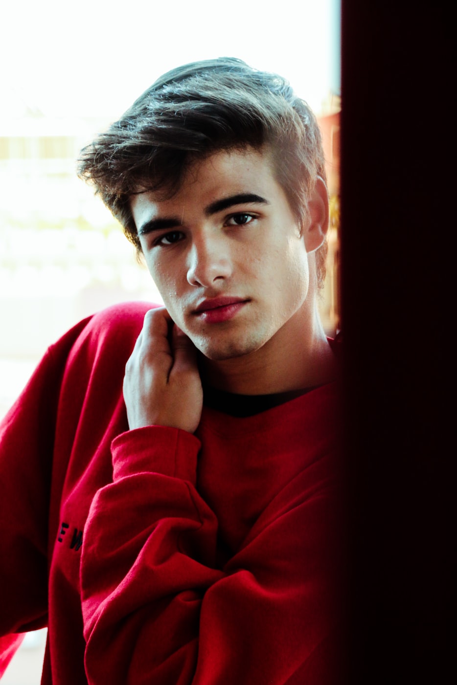 王源最新最帅照片，青春魅力的独特展现